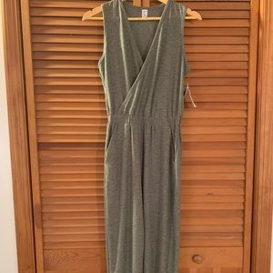 XSP Jumpsuit with POCKETS | NWT | Moss Green | Old Navy Active XS/SM